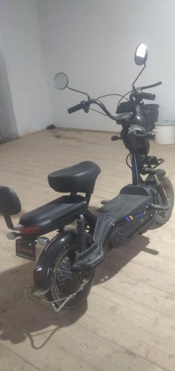 Skuter sotiladi yangi 2 oy boldi pulini galishamiz — 5
