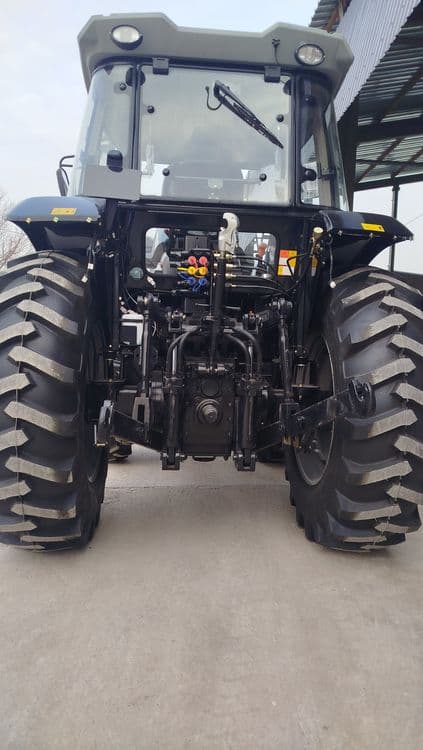 Traktor 1204 Farmlead — 3