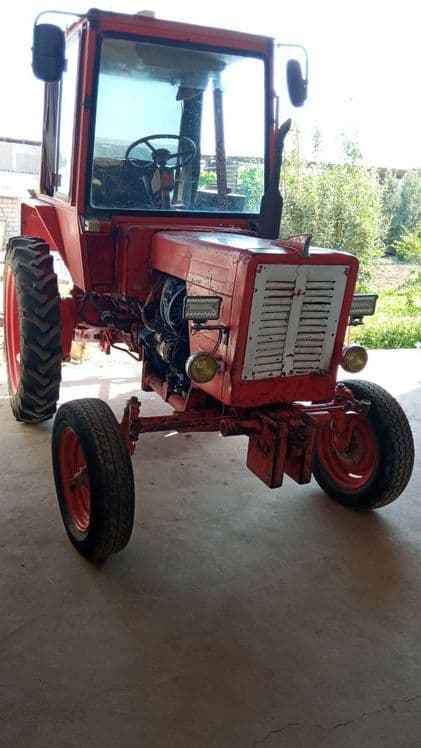 T 25 traktor sotiladi — 1
