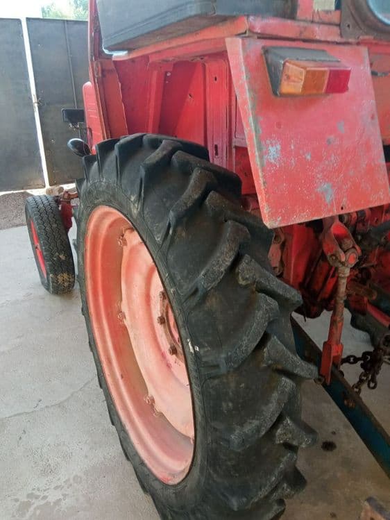T 25 traktor sotiladi — 4