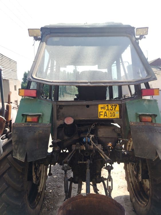 Traktor MTZ 80 S — 2