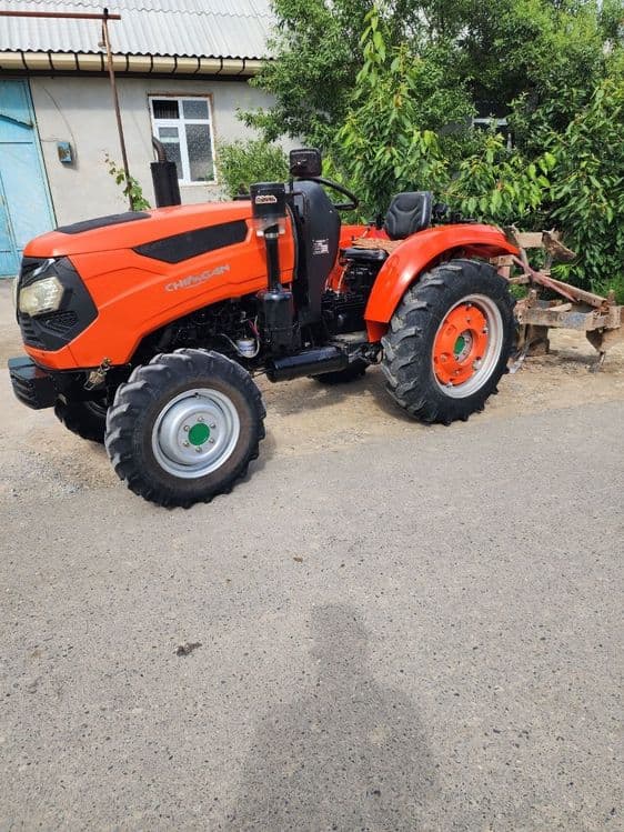 Mini traktor sotiladi — 2