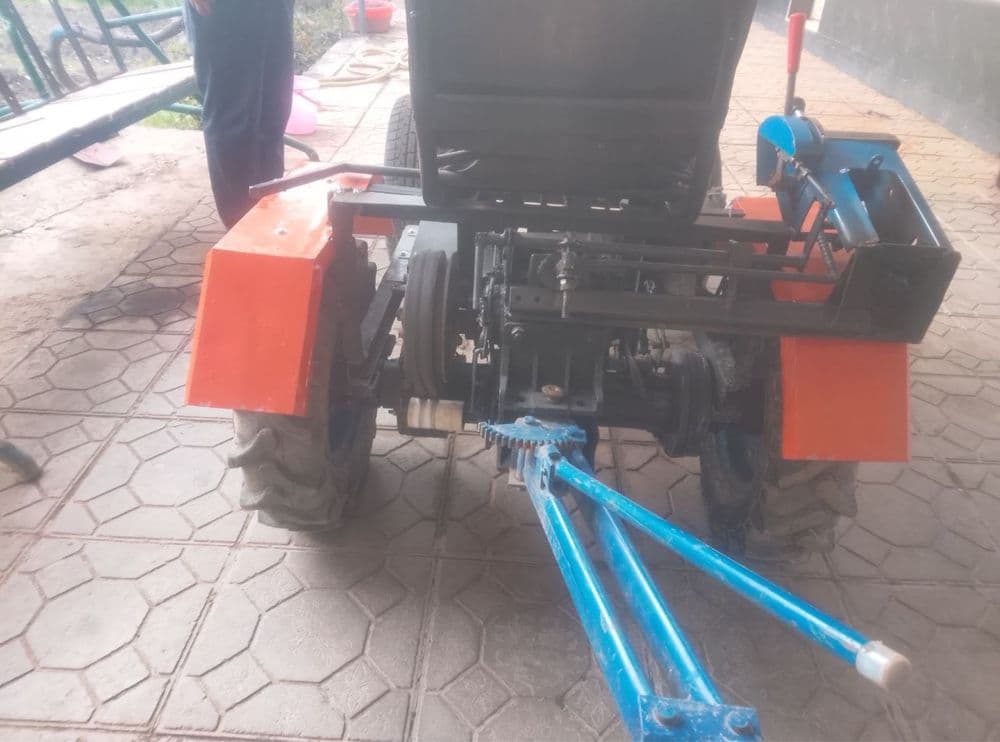 Traktor sotiladi — 4