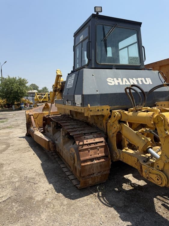 Бульдозер SHANTU  SD 23  йили 2013 сотилади — 4