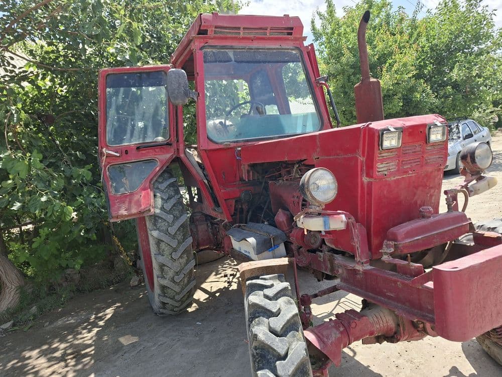 Трактор сотилади — 2
