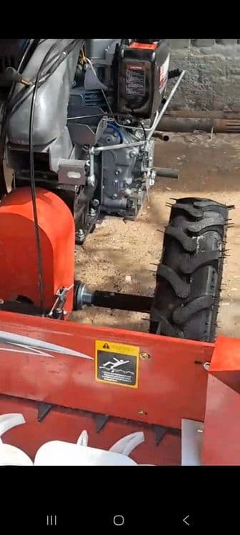 Yer haydaydigan o't o'radagan mini traktor — 2