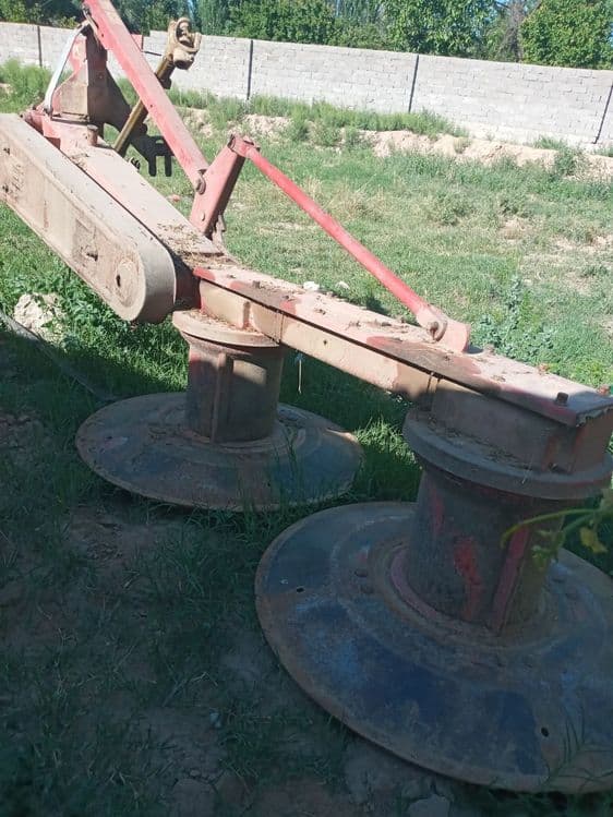 Traktor va kosilka sotiladi — 7