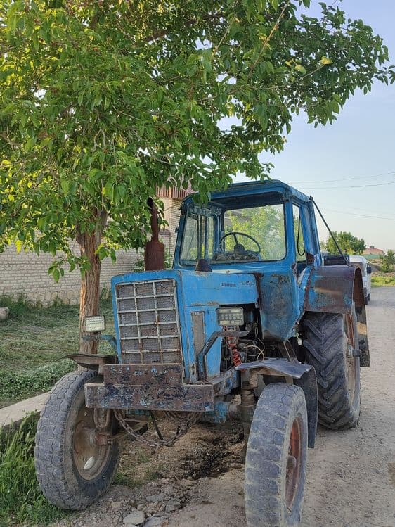 MTZ traktor sotiladi — 2