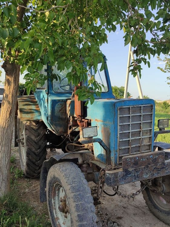 MTZ traktor sotiladi — 3