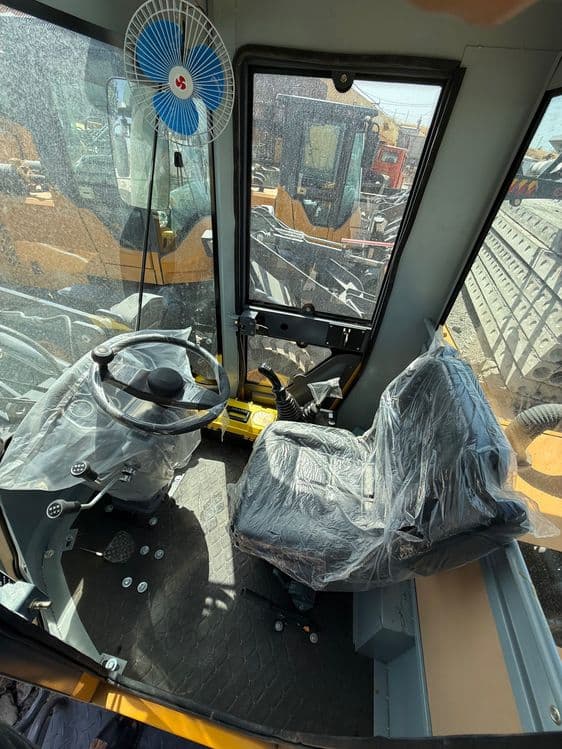 Buldozer ZL 926. — 5