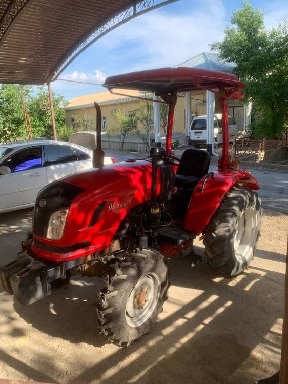 Df 244 4x4 mini traktor sotuvda — 1