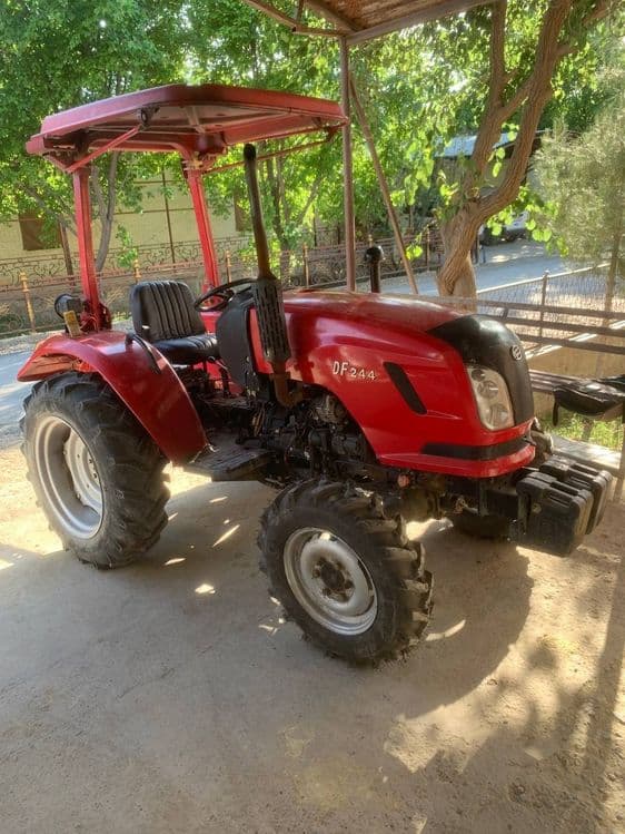 Df 244 4x4 mini traktor sotuvda — 3
