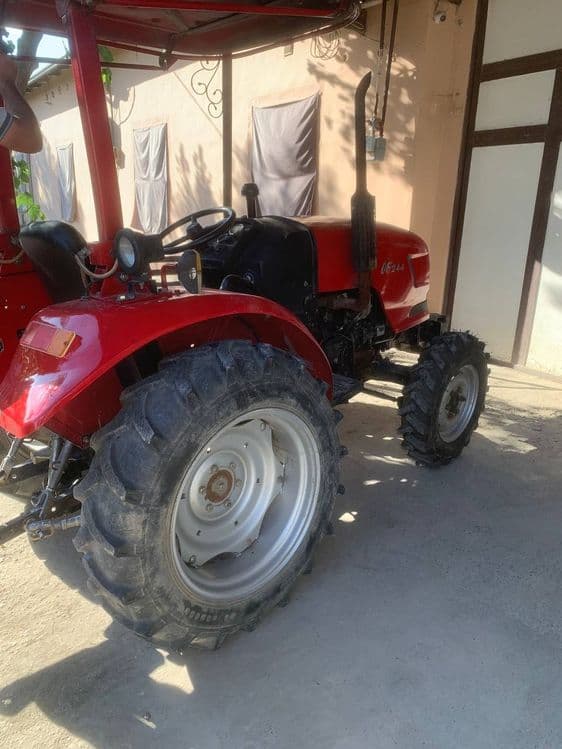 Df 244 4x4 mini traktor sotuvda — 4