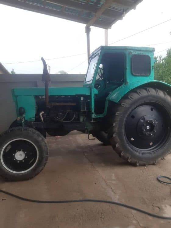 Traktor sotiladi — 1