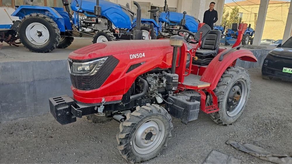 DN504 Traktor sotiladi 2025 — 2
