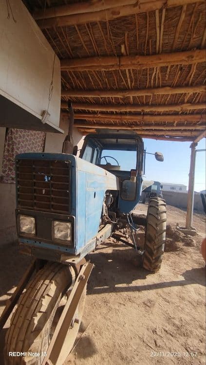 Traktor sotiladi — 1