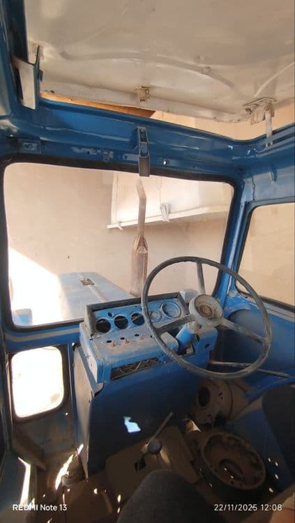 Traktor sotiladi — 2