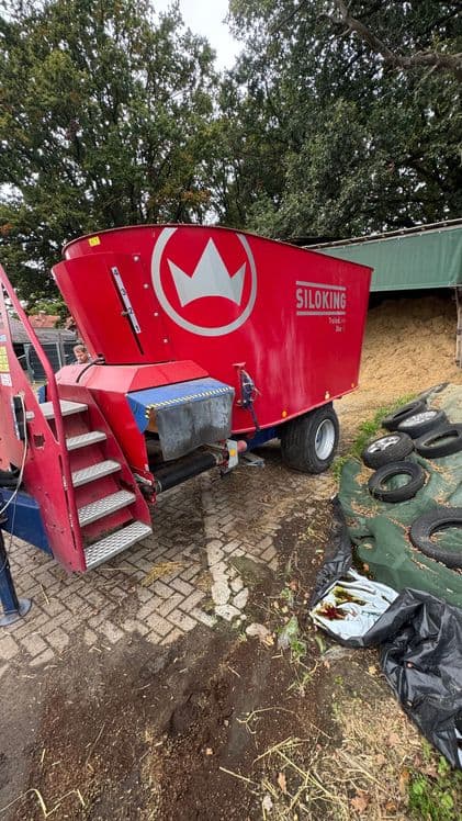 Siloking Mixer , Belarus, Case, Claas Arion — 1