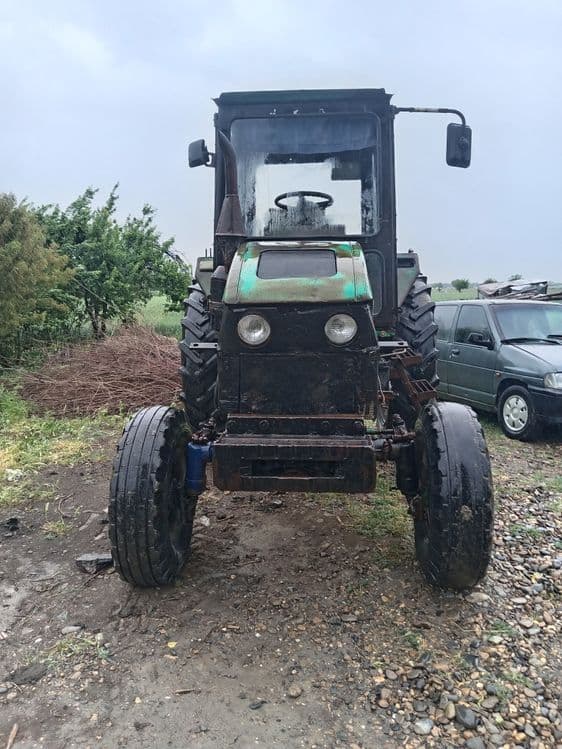 Traktor sotiladi — 2
