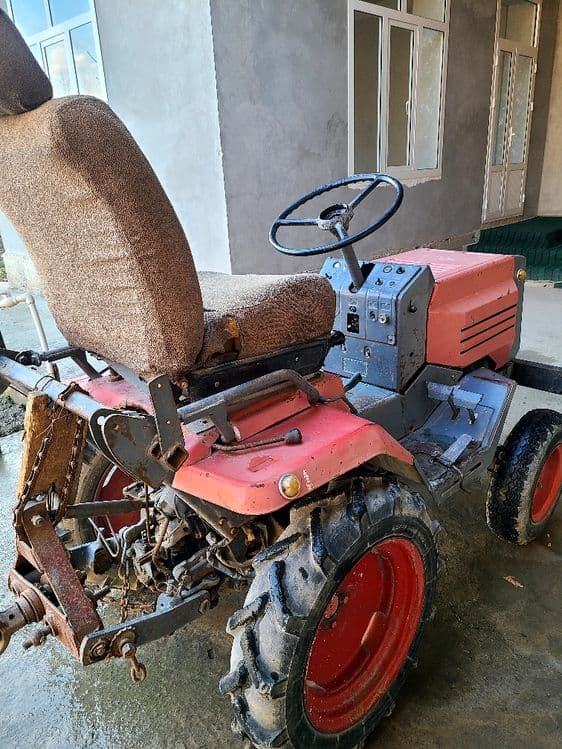 Mini Traktor 2 porshinlik — 2