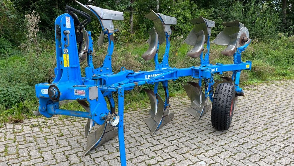 Lemken Europal 5. Claas, Case, John Deere, Belarus tortadi — 3