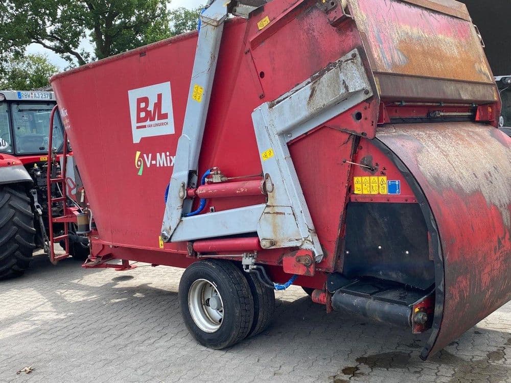 Strautmann Verti-Mix Mixer Case, Belarus, Claas Arion tortadi — 6
