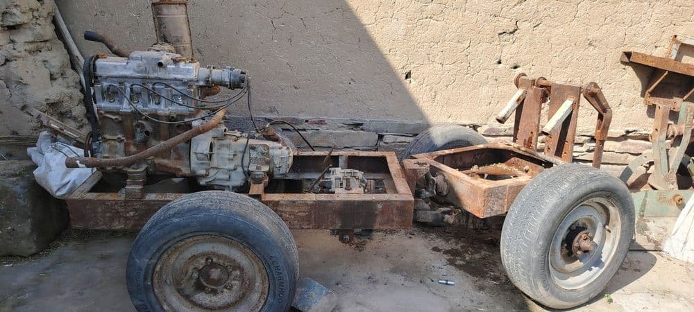 Mini traktor sotiladi. Alohida matori ham sotiladi — 2