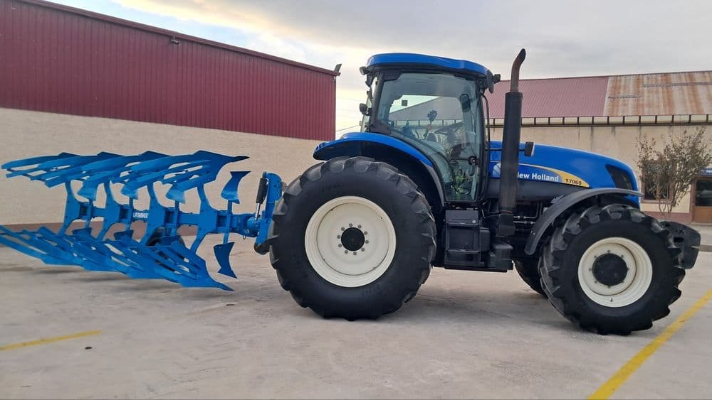 Magnum New Holland T7060 — 2