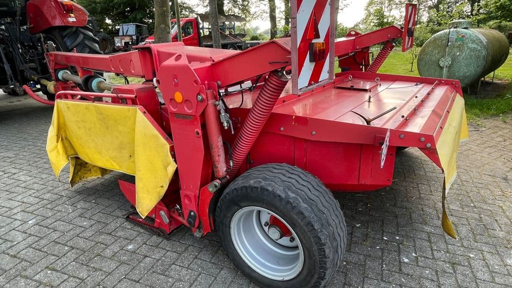 Pöttinger Kasilka, Claas Arion Case Puma, Belarus, John Deere tortadi — 2