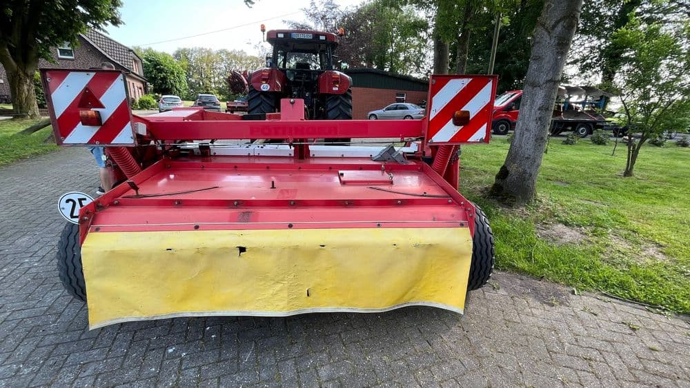 Pöttinger Kasilka, Claas Arion Case Puma, Belarus, John Deere tortadi — 8