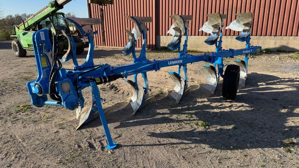 Lemken EurOpal 7 4+1. Claas Arion, Case Puma, John Deere — 1