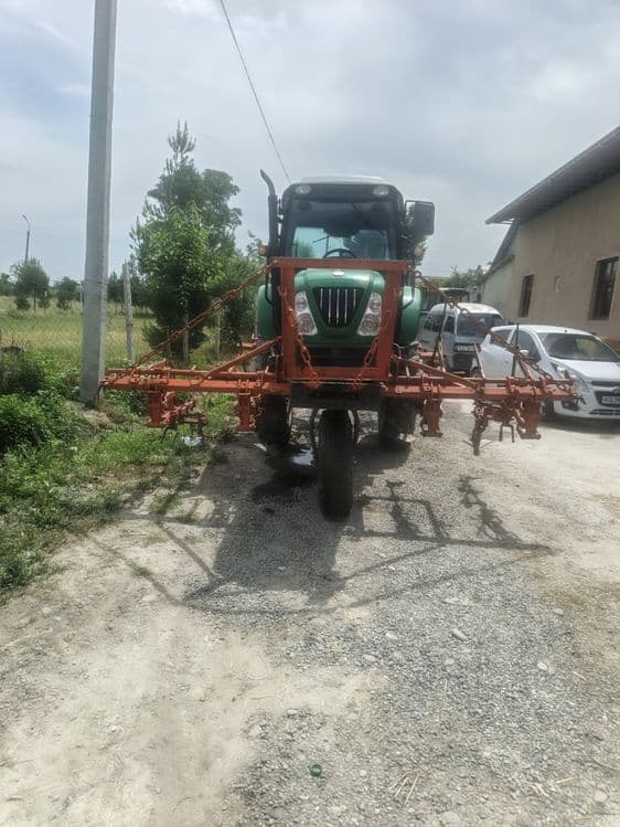 Traktor sotiladi — 2