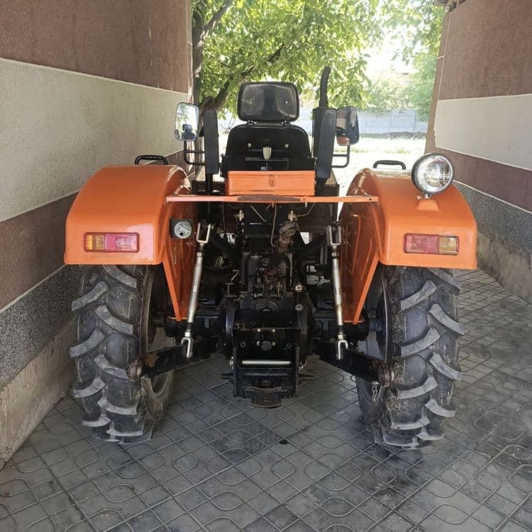 Traktor changan 404 4x4 tortadi — 2