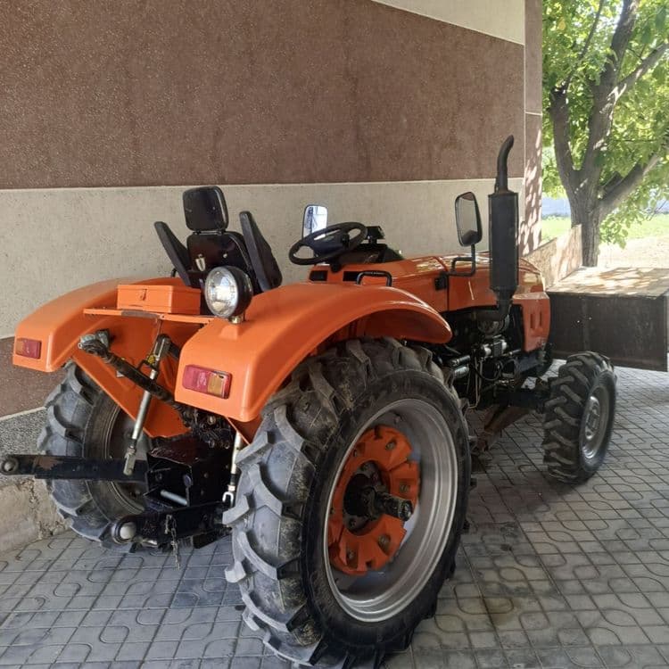 Traktor changan 404 4x4 tortadi — 3