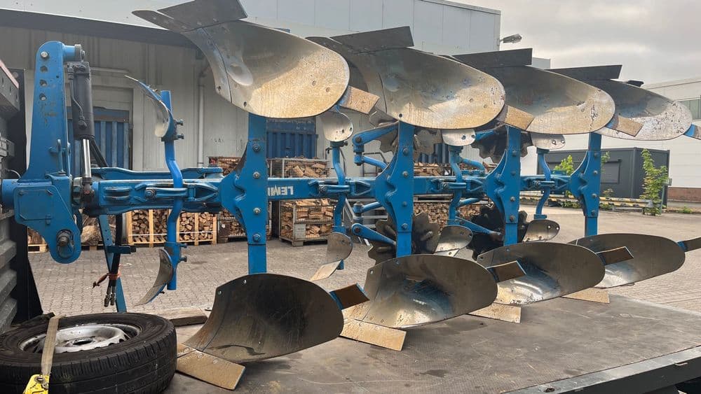 Lemken Opal 110 Omoch. Belarus Claas ,Case, John Deere, tortadi — 2