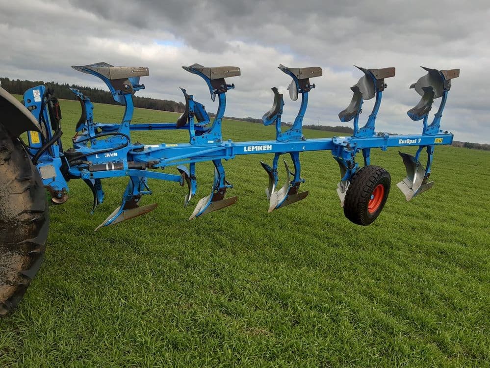 Lemken Europal 7 Claas Arion, Case Puma Belarus tortadi — 3