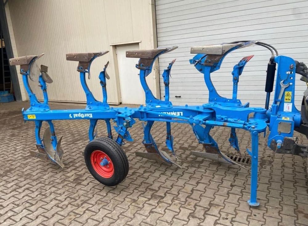 Lemken Europal 7 Omoch, Plug Claas Arion, Case, Belarus, tortadi — 2