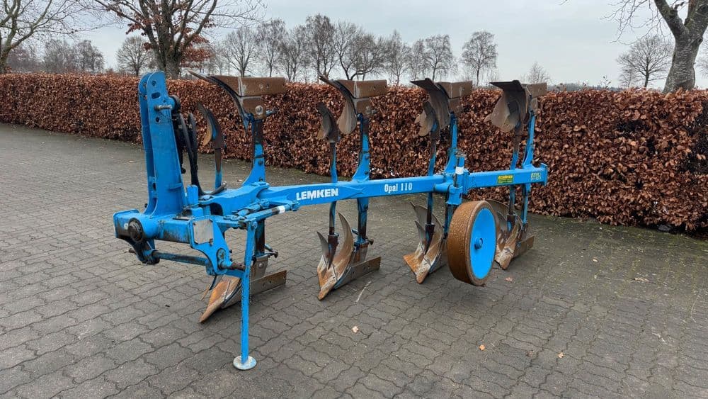 Lemken Opal 110 Belarus, John Deere, case Puma — 3