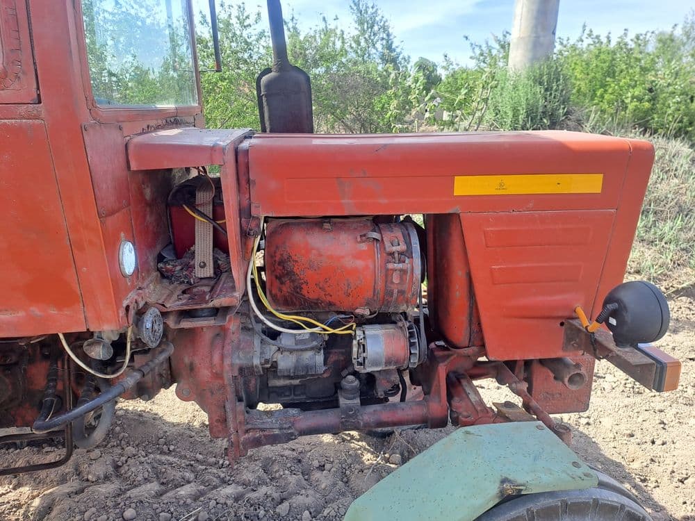 Traktor  T 25 sotiladi — 6