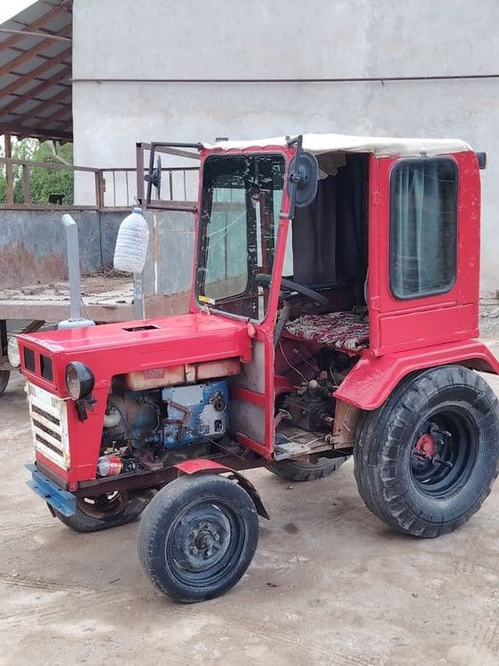 Mini traktor sotiladi — 2