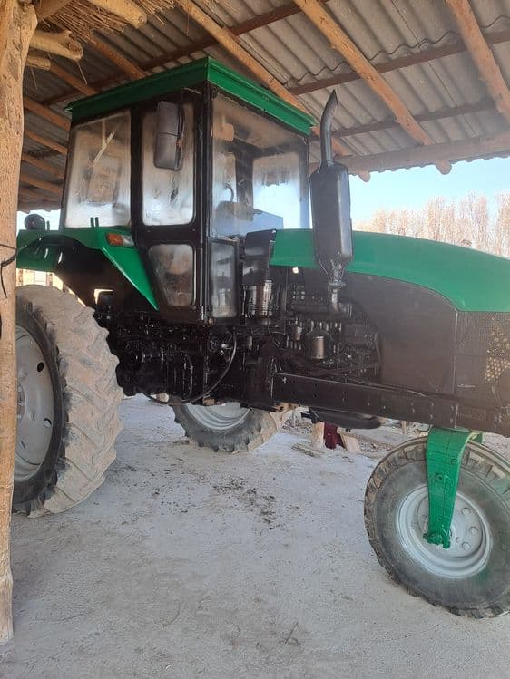 Traktor Mtz  811 — 1