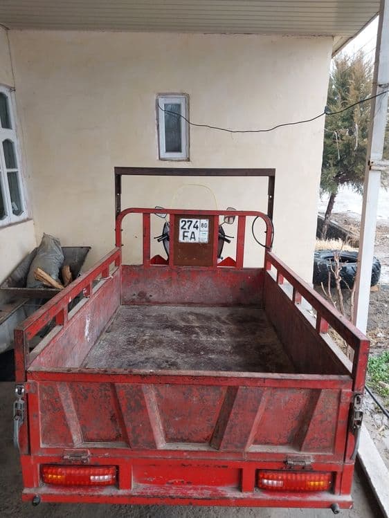2018yilda ishlab chiqarilgan Lochin gruzavoy mototsikl. D — 1