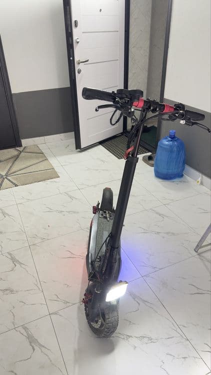 Kugo M4 PRO самокат срочно продается — 4