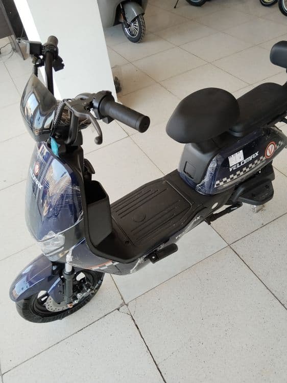Skuter W10 madelimiz 1 toʻliq zaryad bilan 50 km masofani bosib oʻtadi — 3