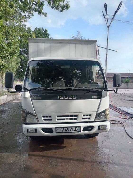 Isuzu sotiladi yili 2015 — 1