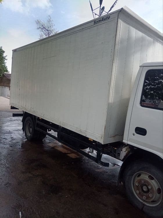 Isuzu sotiladi yili 2015 — 5
