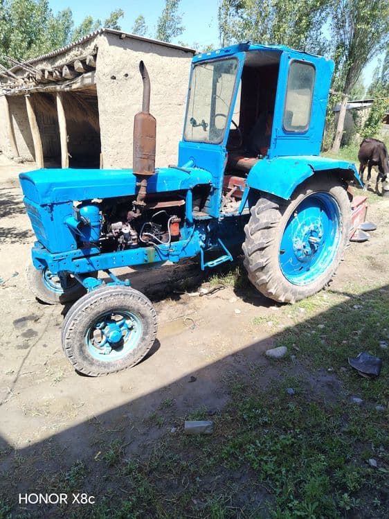 Traktor T28 yili 1993 — 2