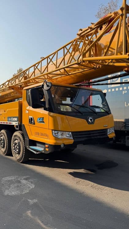 XCMG ва ЗООМЛИОН 50 tonnalik avtokran buyurtma asosida — 1