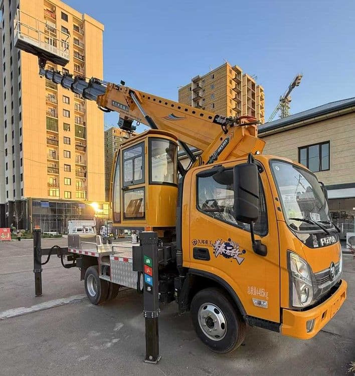 Avtovishka Avtokran Sotuvda Howo JMC Foton shassi da 27/30,5/33mm — 2