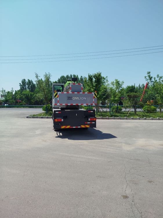 Avtokran zoomlion 25T — 2